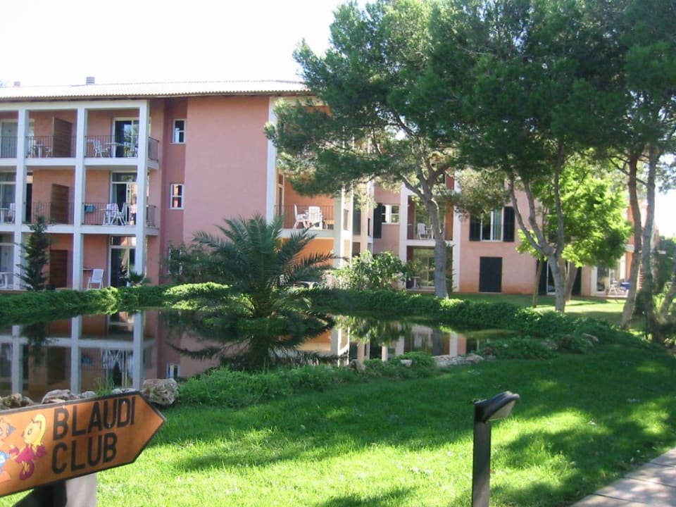 Blick auf das Gebäude Nr. 4 Blau Colònia Sant Jordi