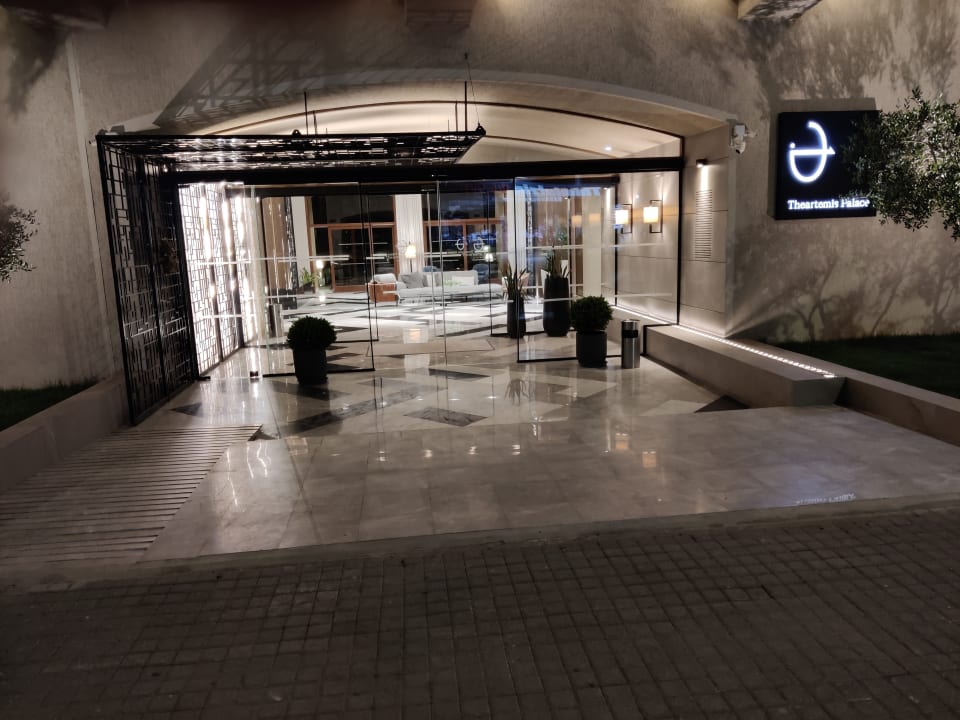 Lobby Hotel Theartemis Palace