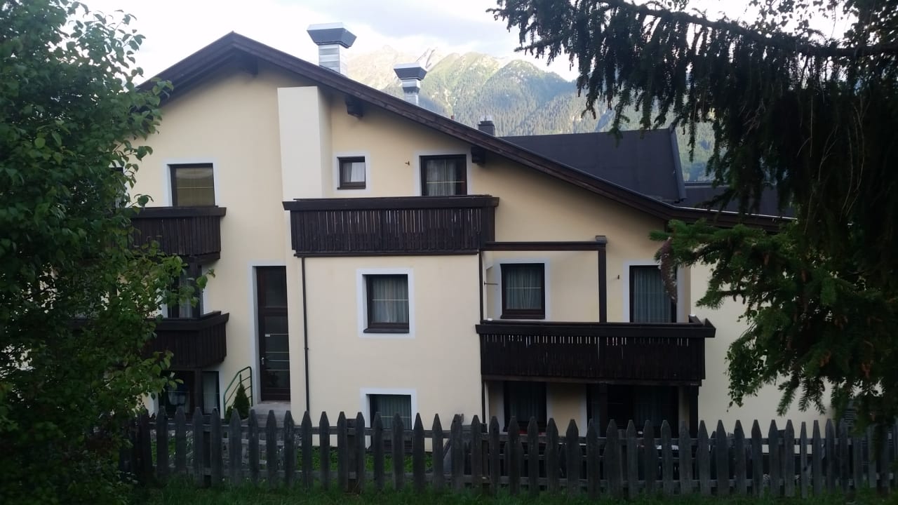 Außenansicht Hotel Garni Alpenruh-Micheluzzi