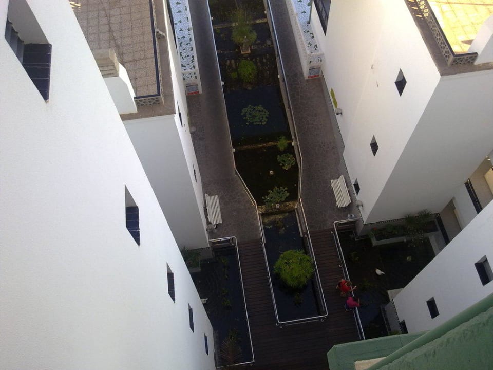 Weg zum Pool Hotel Green Field