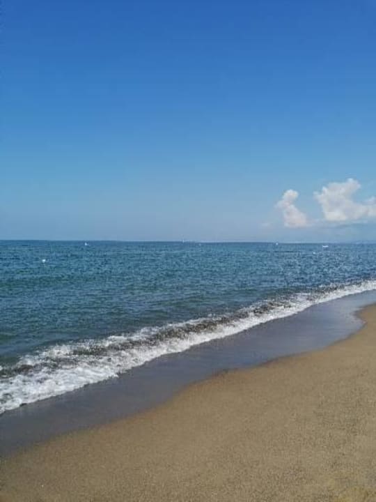 Strand Cumeja Beach Club & Hotel