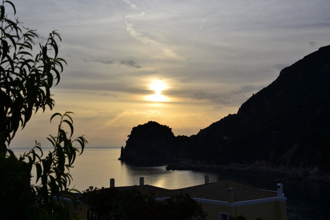 Am Abend Ithea Suites Hotel