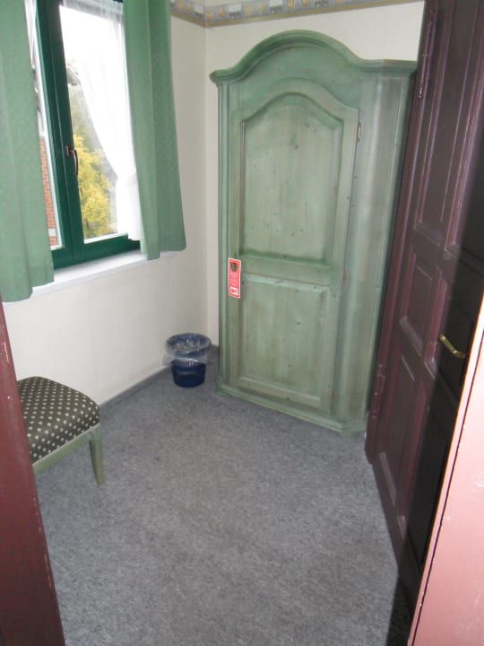 Unser Flur mit Schrank Hotel Villa Alice