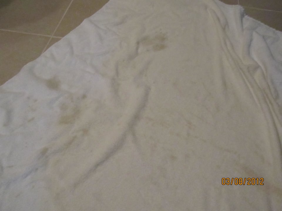 Badetuch mit Flecken Crystal Flora Beach Resort