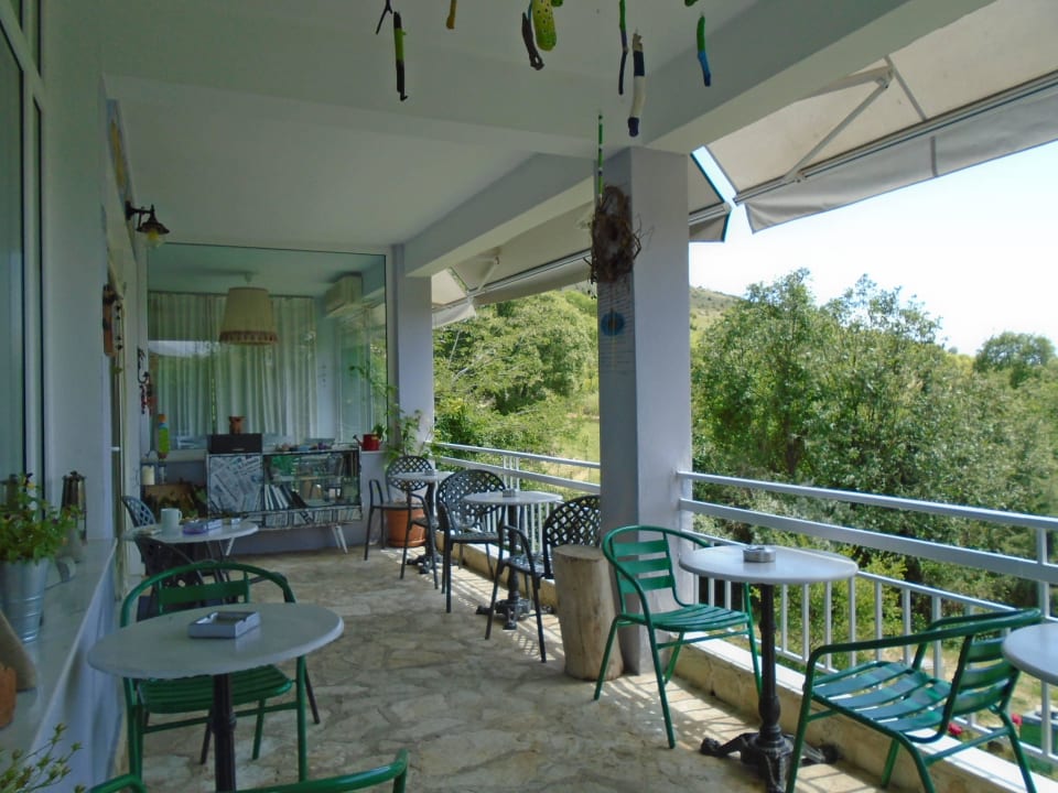 Entry terrace Guesthouse Vissinikipos