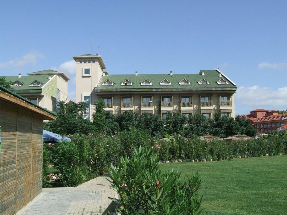 Blick vom Animationsbühne zum Hotel Can Garden Resort