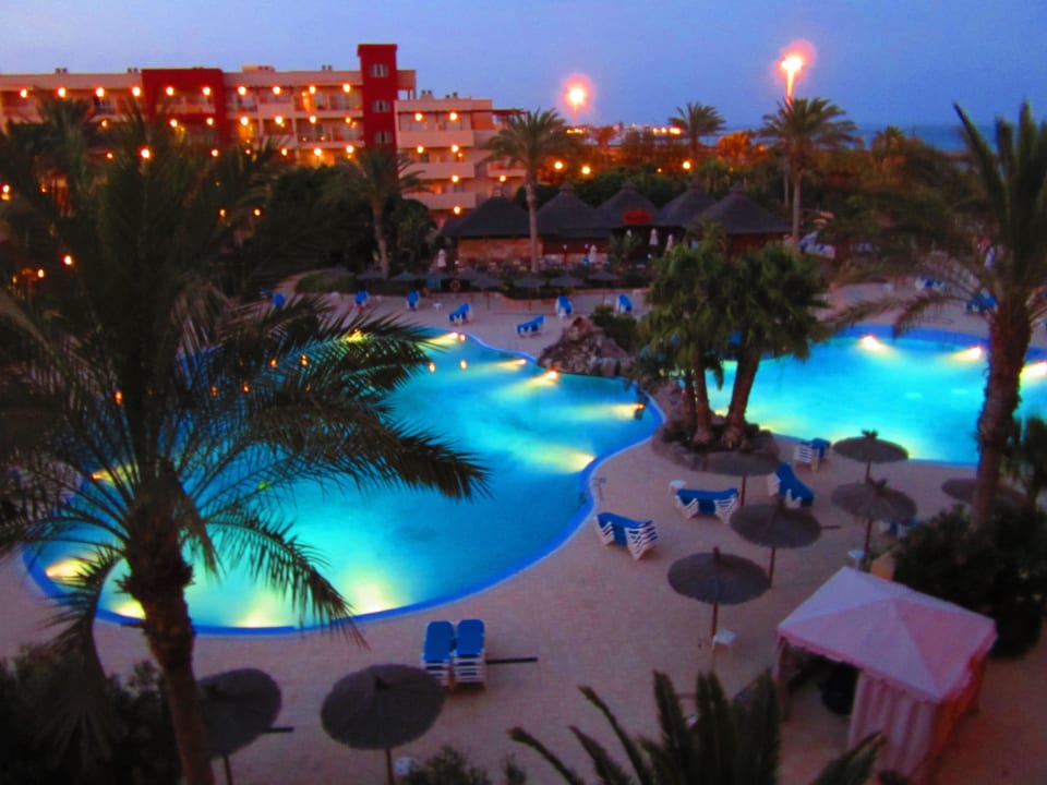 Abendlicher Ausblick Elba Carlota Beach & Golf Resort