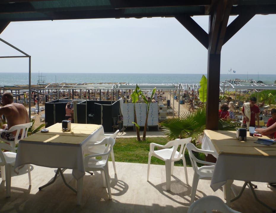 Strand Restaurant und  Bar  Side Aluna Hotel