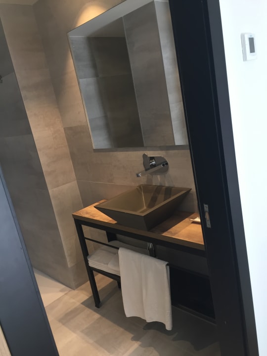 Zimmer Kyrat Amarac Suites