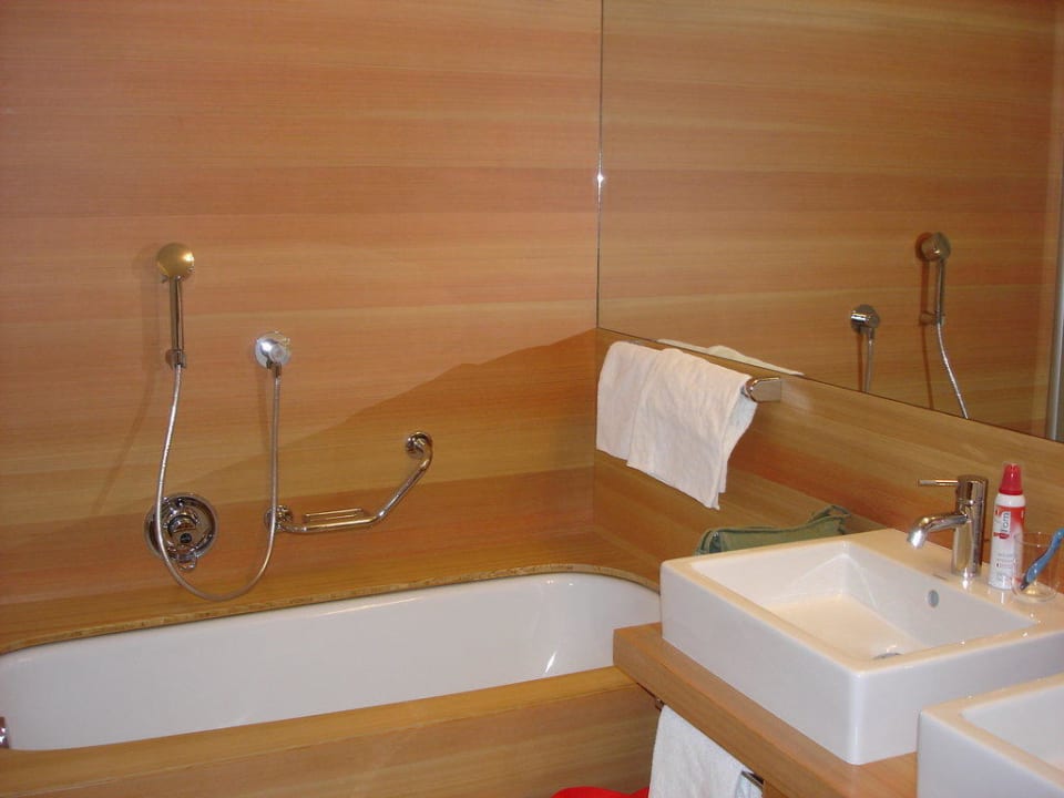 Badezimmer Lindenhof Pure Luxury & Spa DolceVita Resort