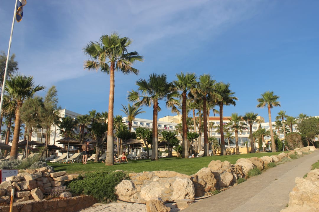 Gartenanlage St. George Beach Hotel & Spa Resort