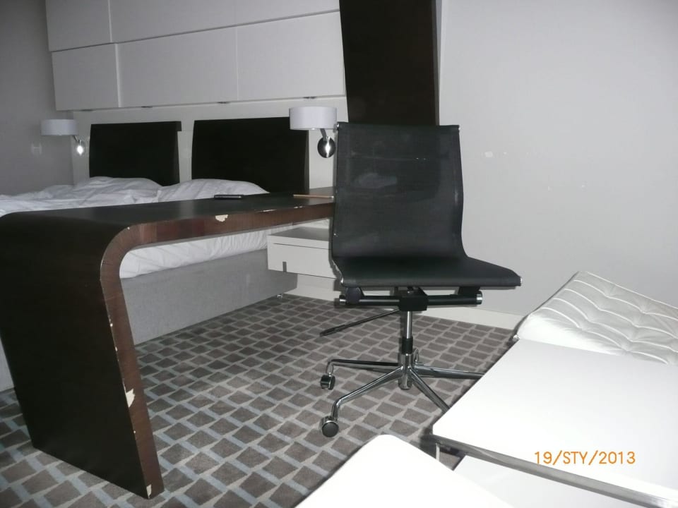 Zużyte meble Marine Hotel by Zdrojowa