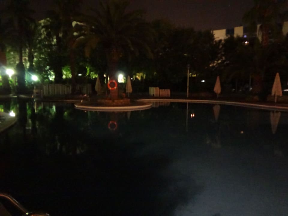 Pool abends Hotel H10 Salou Princess