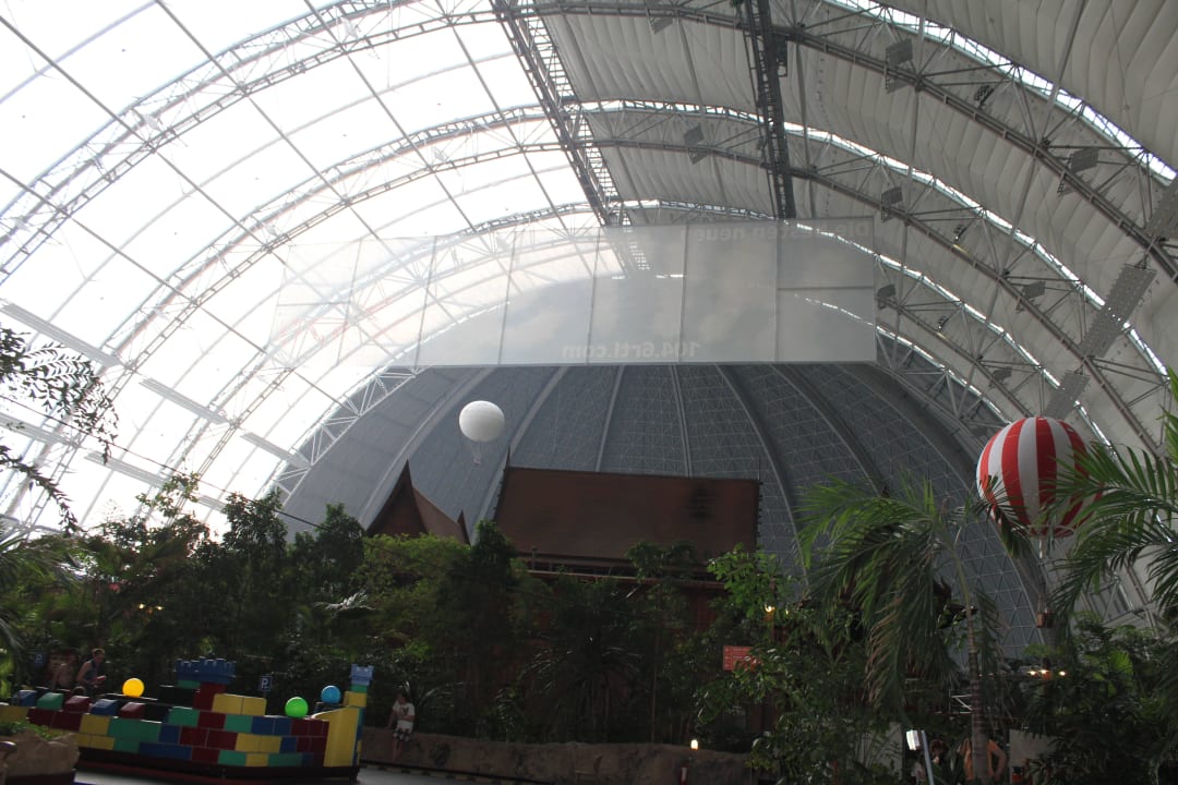 Die große Halle Tropical Islands Resort