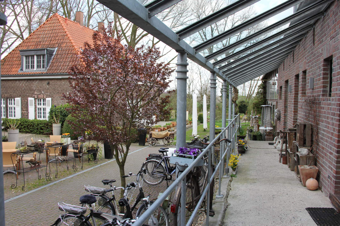 Blick in den Innenhof GreenLine Gästehaus Lindenhof