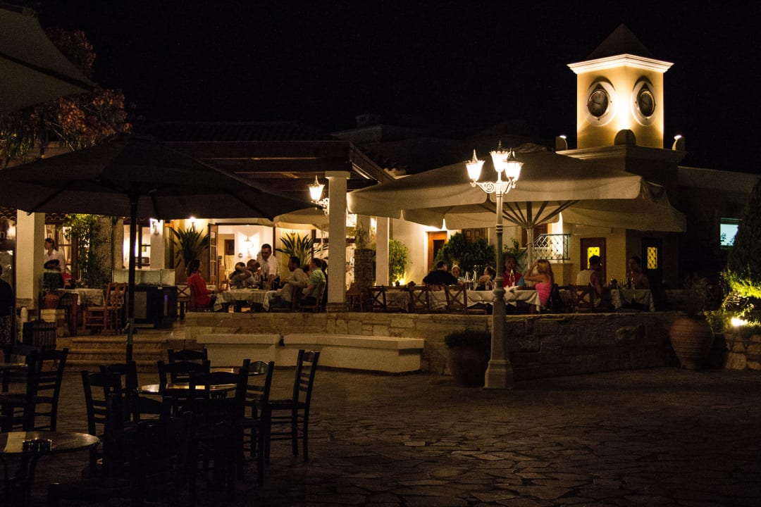 Taverna Neptune Luxury Resort