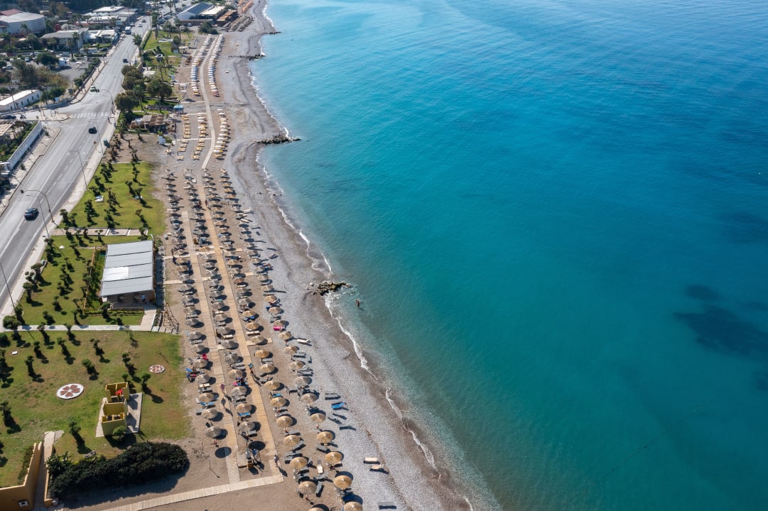 Strand Dionysos Hotel