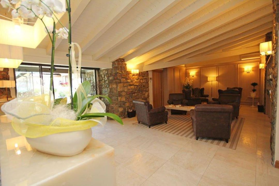 Hall Hotel Pineta Campi