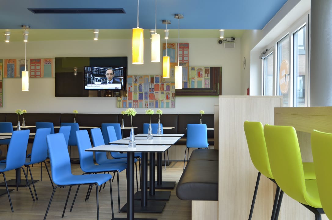 Frühstücksraum B&B Hotel Lübeck