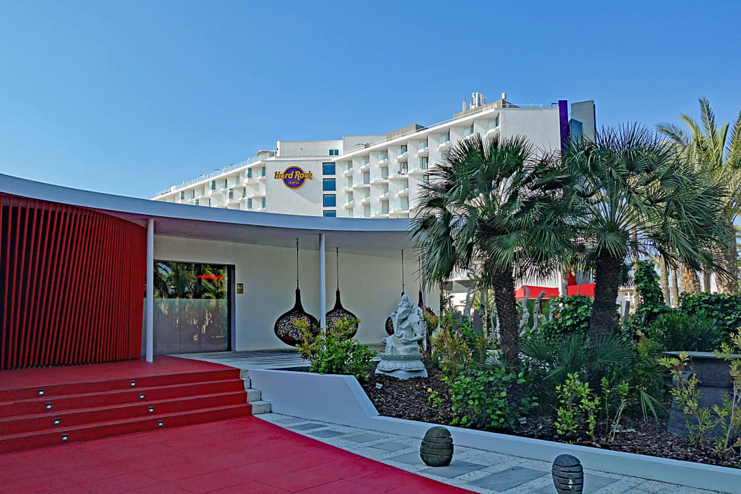 Haupteingang & Garten Ushuaia Ibiza Beach Hotel - The Tower / The Club - Adults only