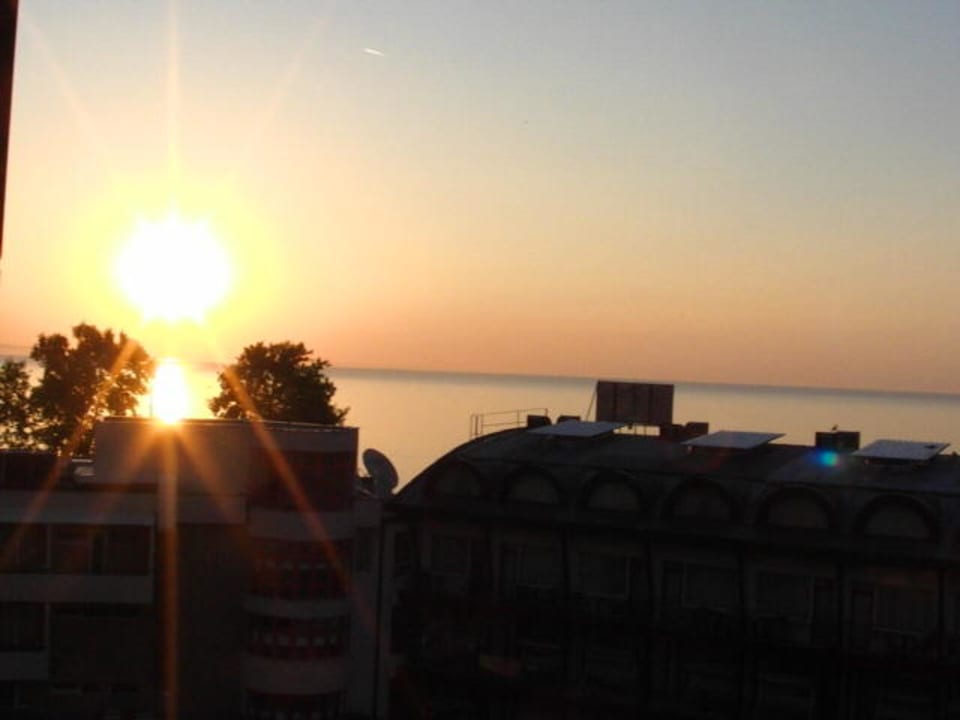 Sonnenaufgang Blick aus unserm Balkon GRIFID Aqua Club Bolero