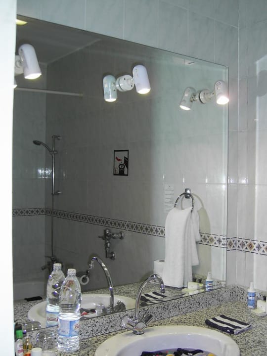 Badezimmerspiegel Ghazala Gardens