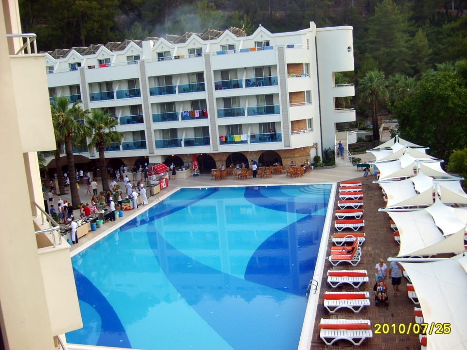 Widok na basen Turunc Resort Hotel