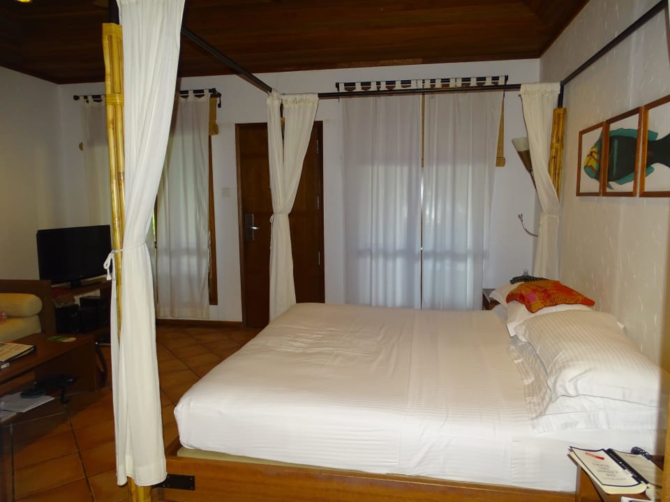 Gemütliches Bett  Kuramathi Maldives
