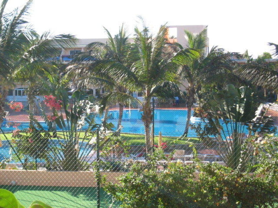 Quer durch den Garten Club Hotel Drago Park