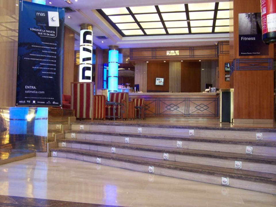 Lobby Hotel Plaza de España by Melia