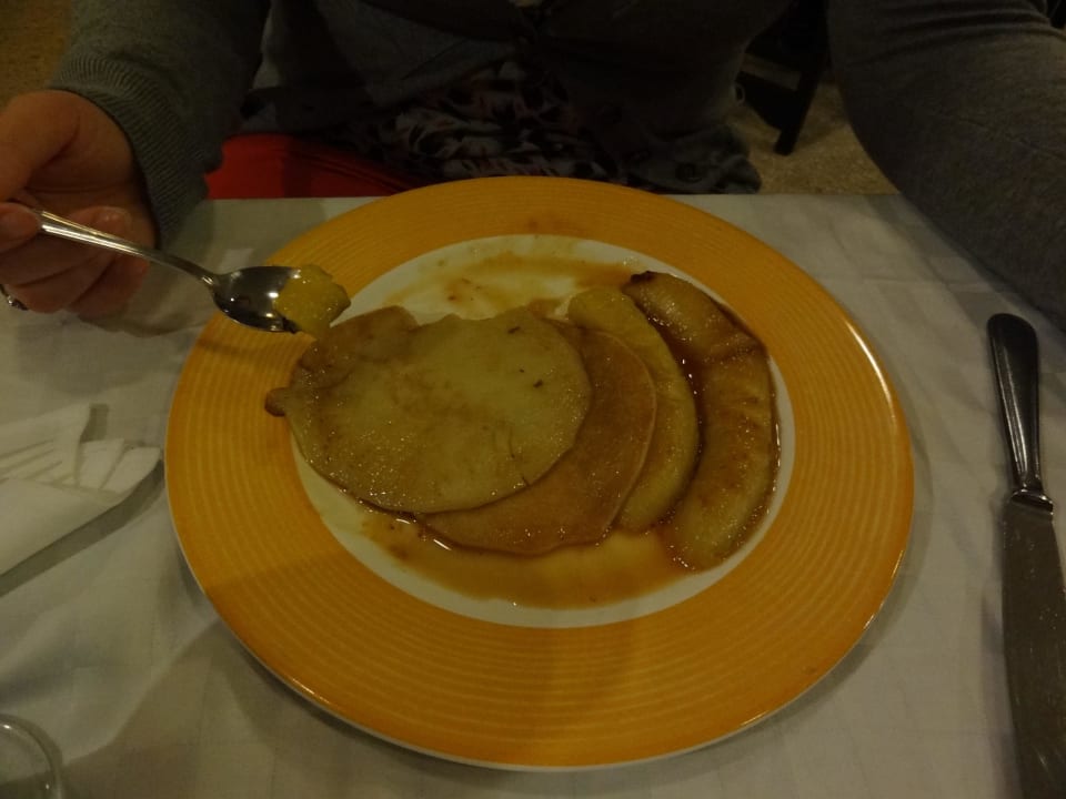 Crepe mit flambierter Banane Sol Rio De Luna y Mares