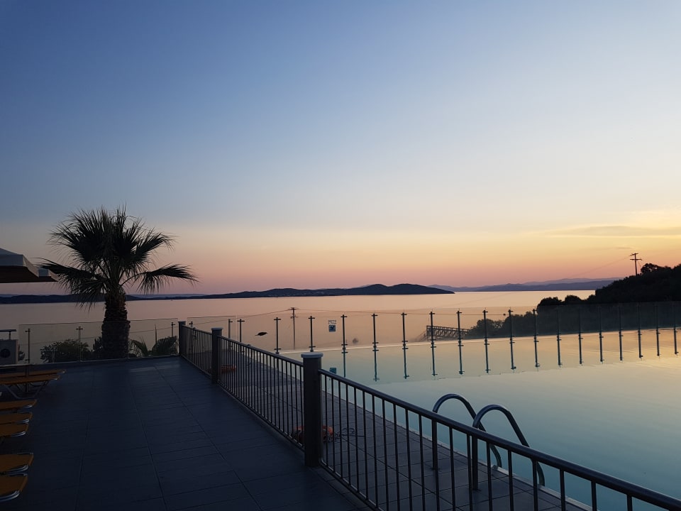 Pool Akrathos Beach Hotel