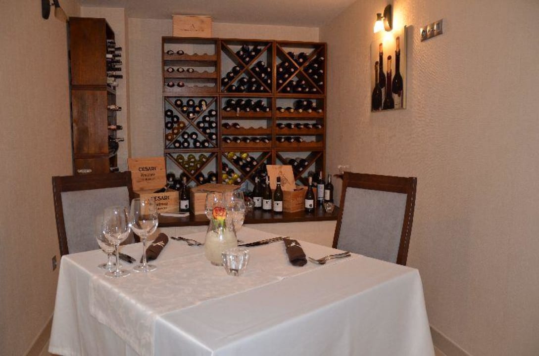 Restauracyjna winiarnia Hotel Racibor