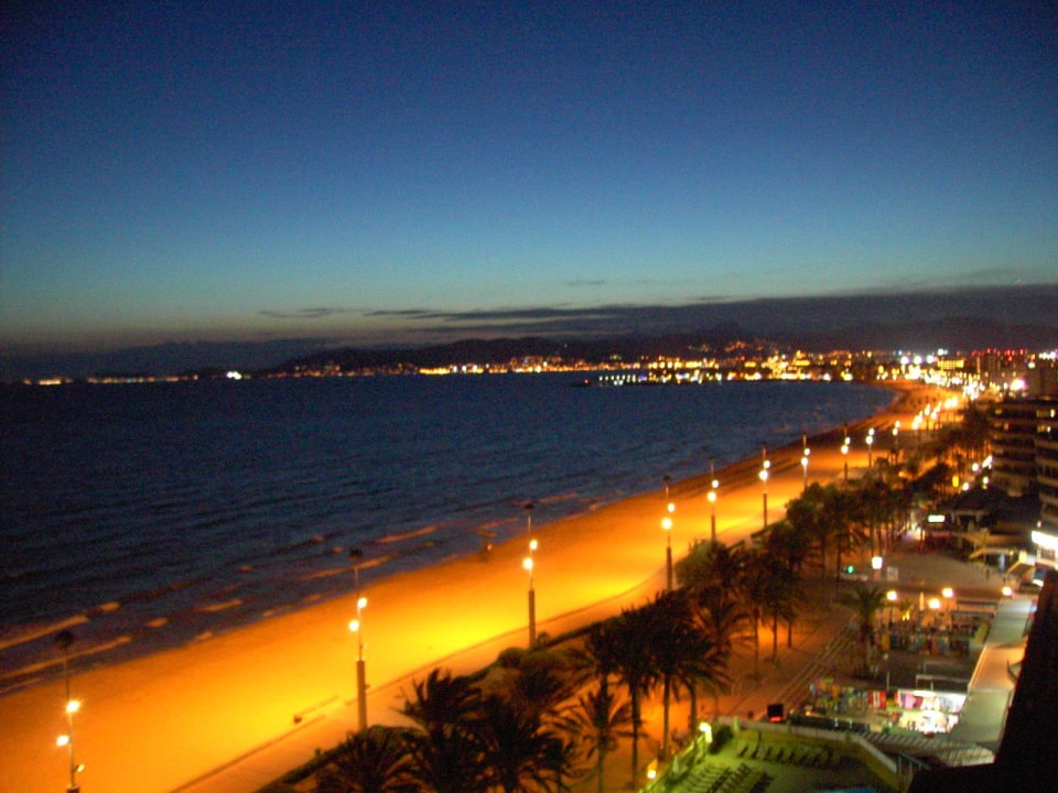 Bei Nacht allsun Hotel Pil-lari Playa