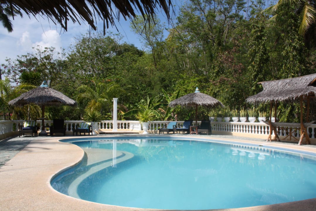 Pool komplett Hotel Whispering Palms Island Resort