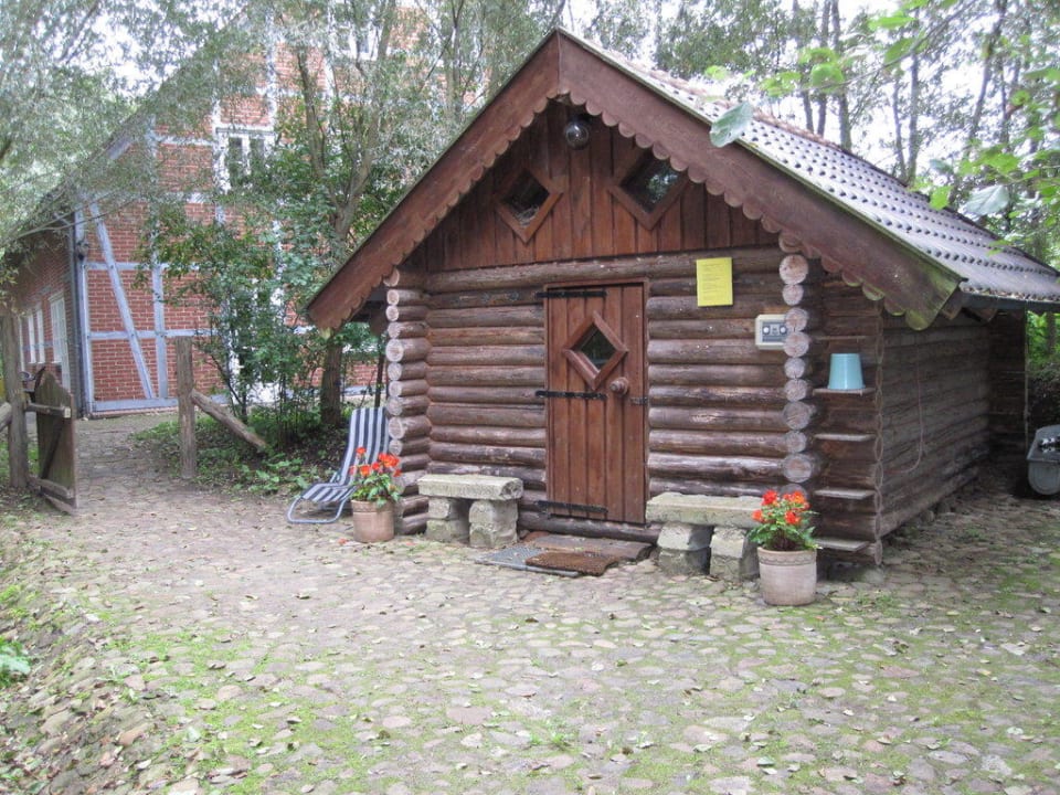Blockbohlen-Außensauna Deutsches Kartoffel-Hotel Lübeln
