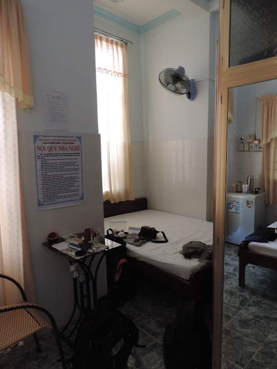 2.Doppelbett und kleine Sitzecke Guesthouse Hai Hien