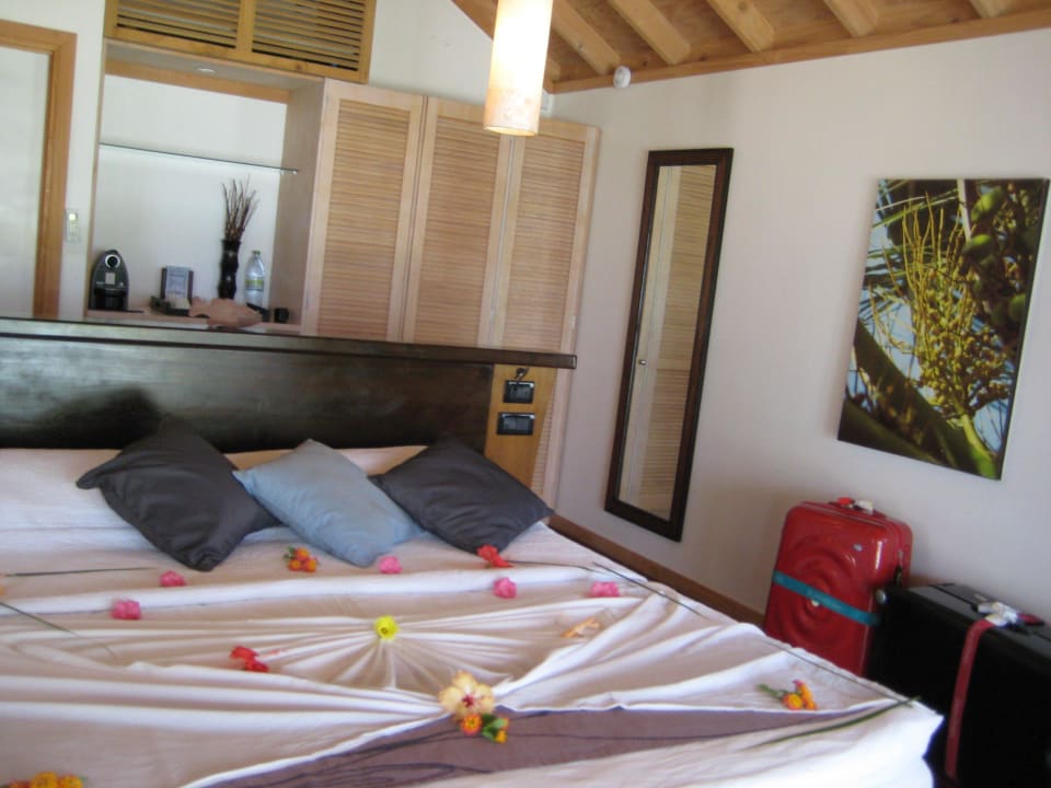 Ankunft im Zimmer Kuredu Island Resort & Spa