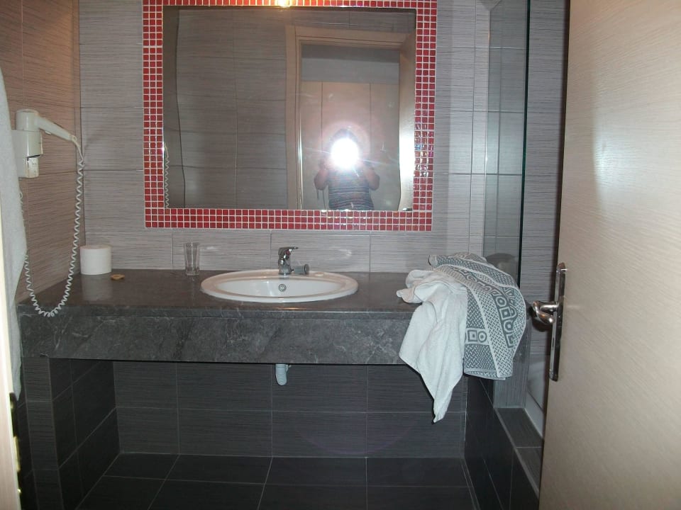 Ein geräumiges Bad Ekaterini Hotel