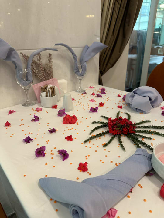 Gastro Side Royal Palace Hotel & Spa