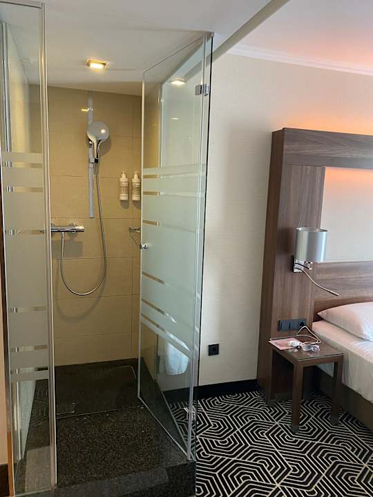 Zimmer Flemings Hotel Frankfurt Main-Riverside