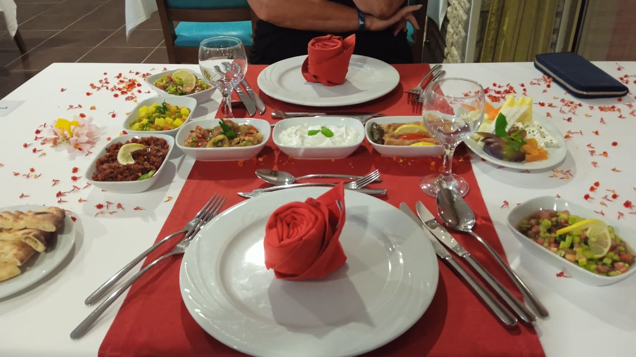 Gastro Side Breeze Hotel