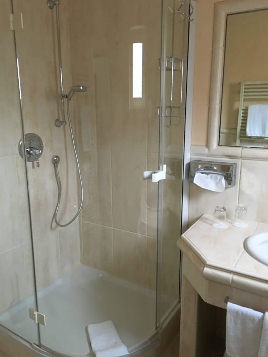 Badezimmer Herrmann's Romantik Posthotel