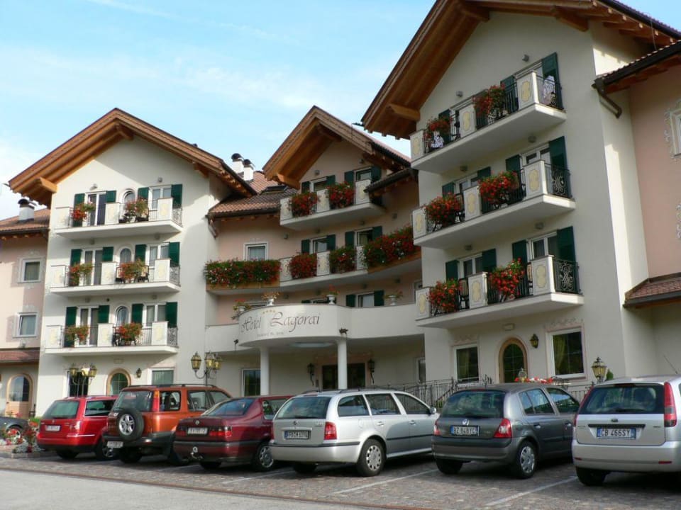 Ansicht Hotel Lagorai von der Eingangseite Hotel Lagorai