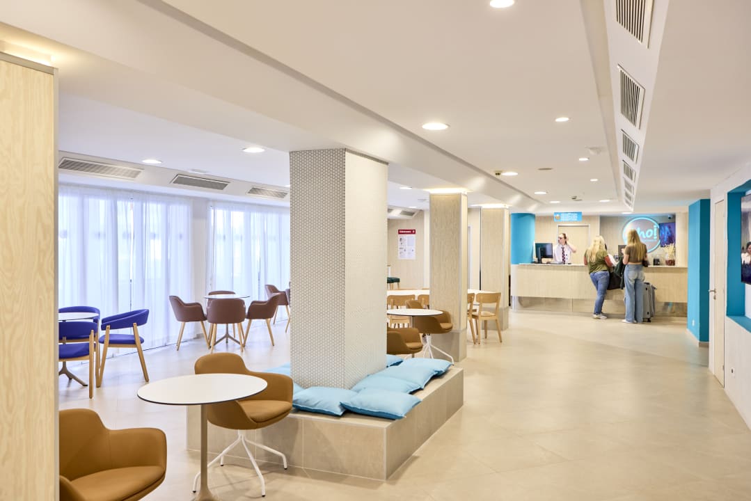 Lobby Ahoi! Urban Beach Hotel
