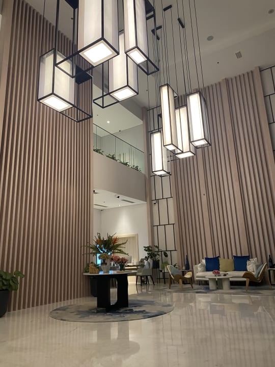 Lobby voco Dubai The Palm by IHG