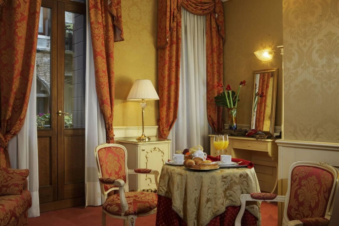 Guest Room Hotel Becher