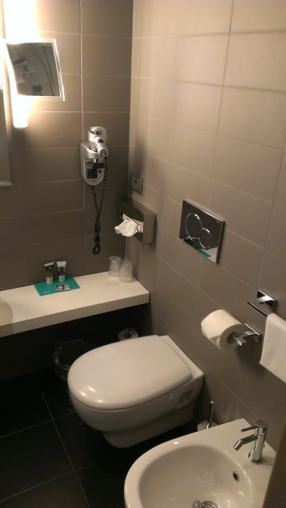 Badezimmer Mercure Roma Centro Colosseo