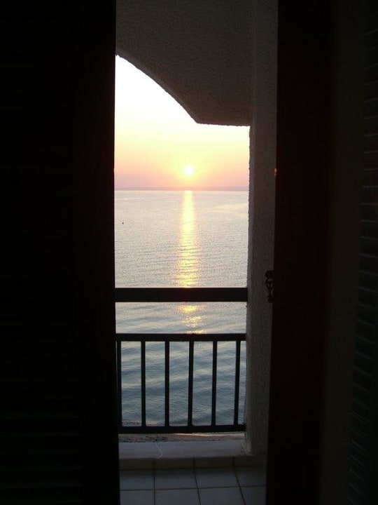 Sonnenaufgang Ammon Zeus Luxury Beach Hotel