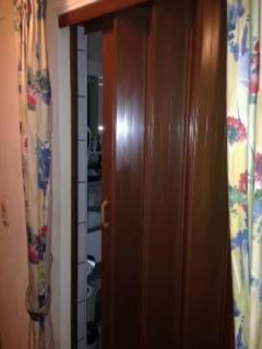 Badezimmertür Hotel Taverne e.U. Partyhotel